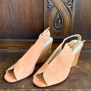 Seychelles Peach/Pink Wedge Sandals size 6